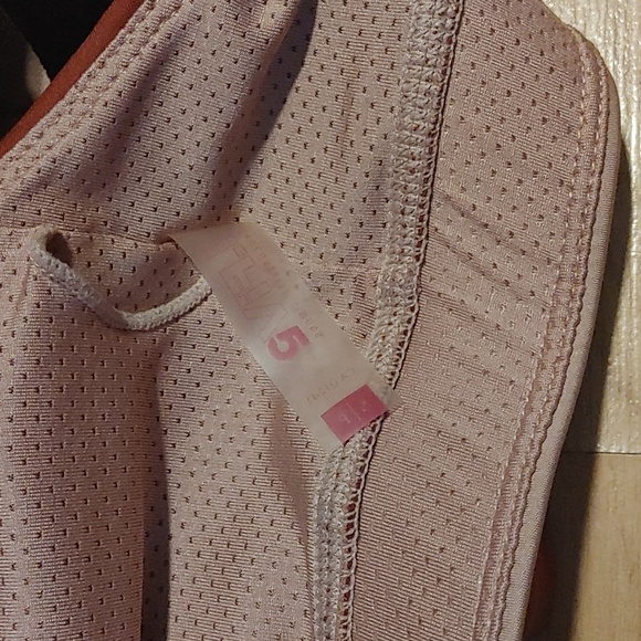 I.FiV5 Sports Bra - Picture 5 of 5